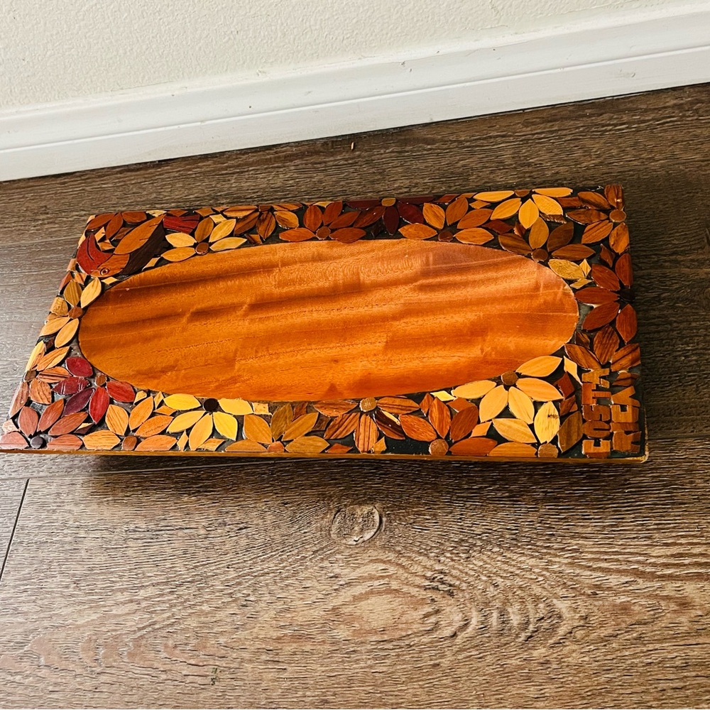 Vintage Costa Rican handmade wooden bowl/tray with Leaf Design